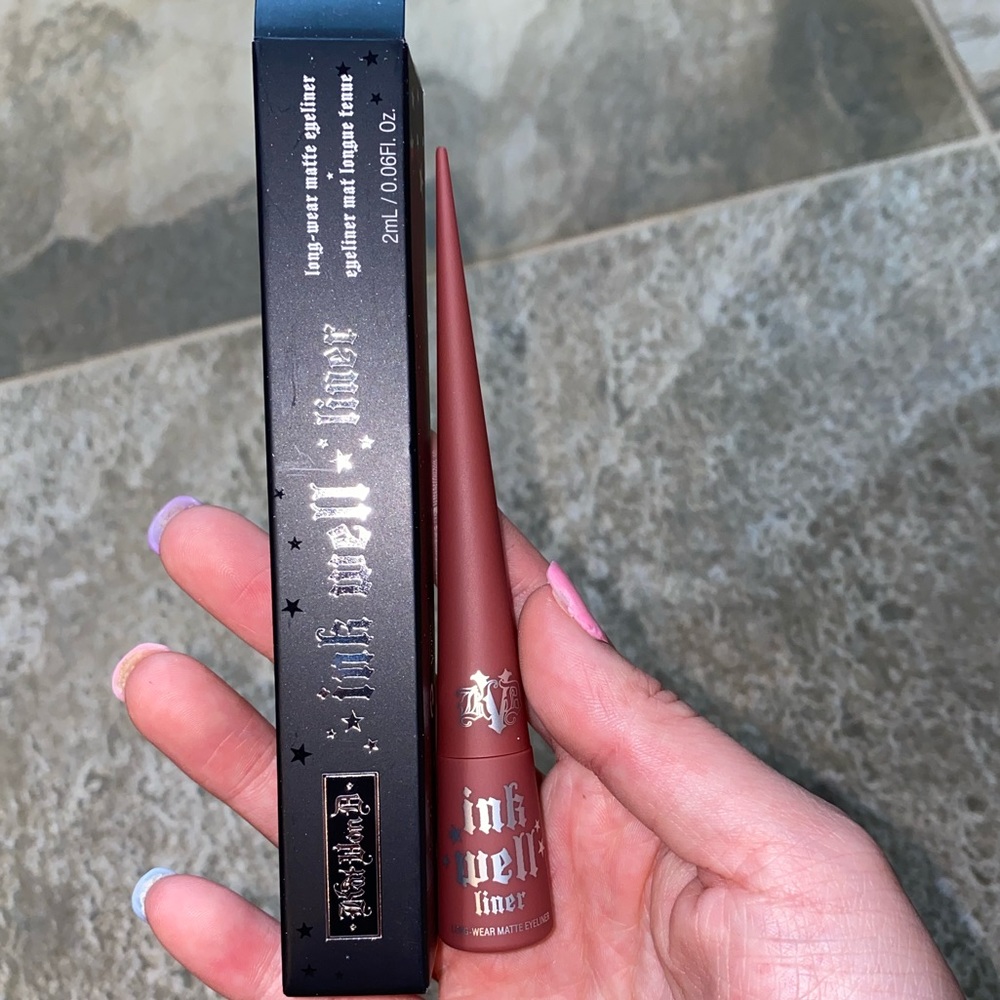 KVD inkwell liner Lolita